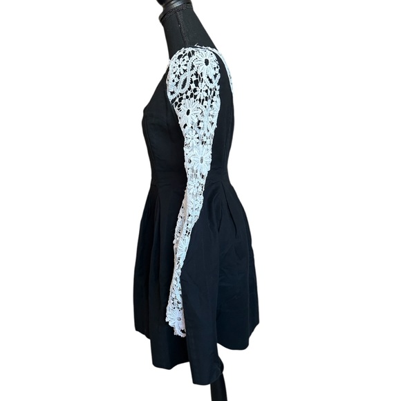 5/25$ ✨ GAP Skater Dress - Picture 5 of 9